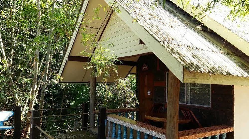 Subtawee Resort Surat Thani Exteriör bild